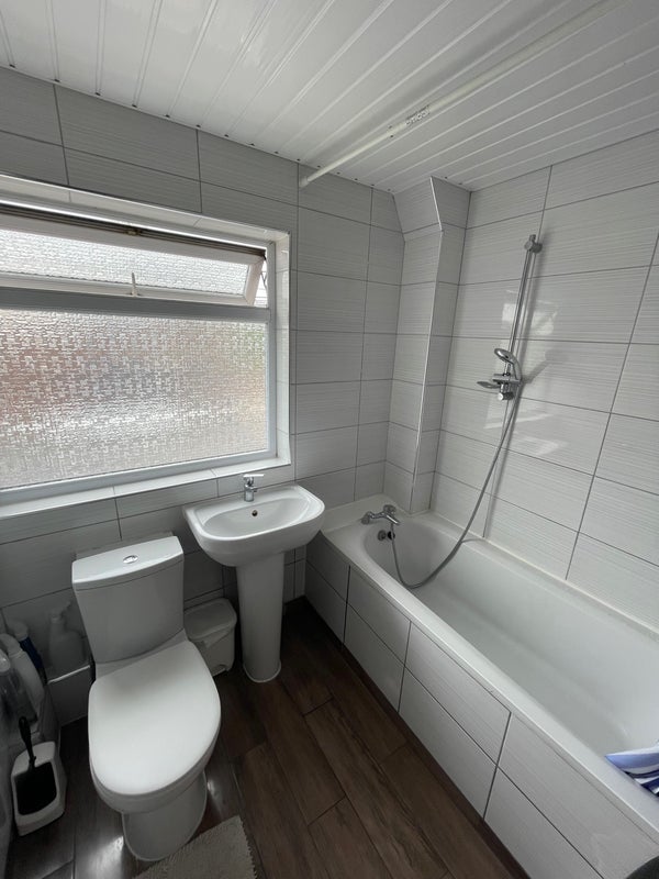 Room Kennard Road in Greater London