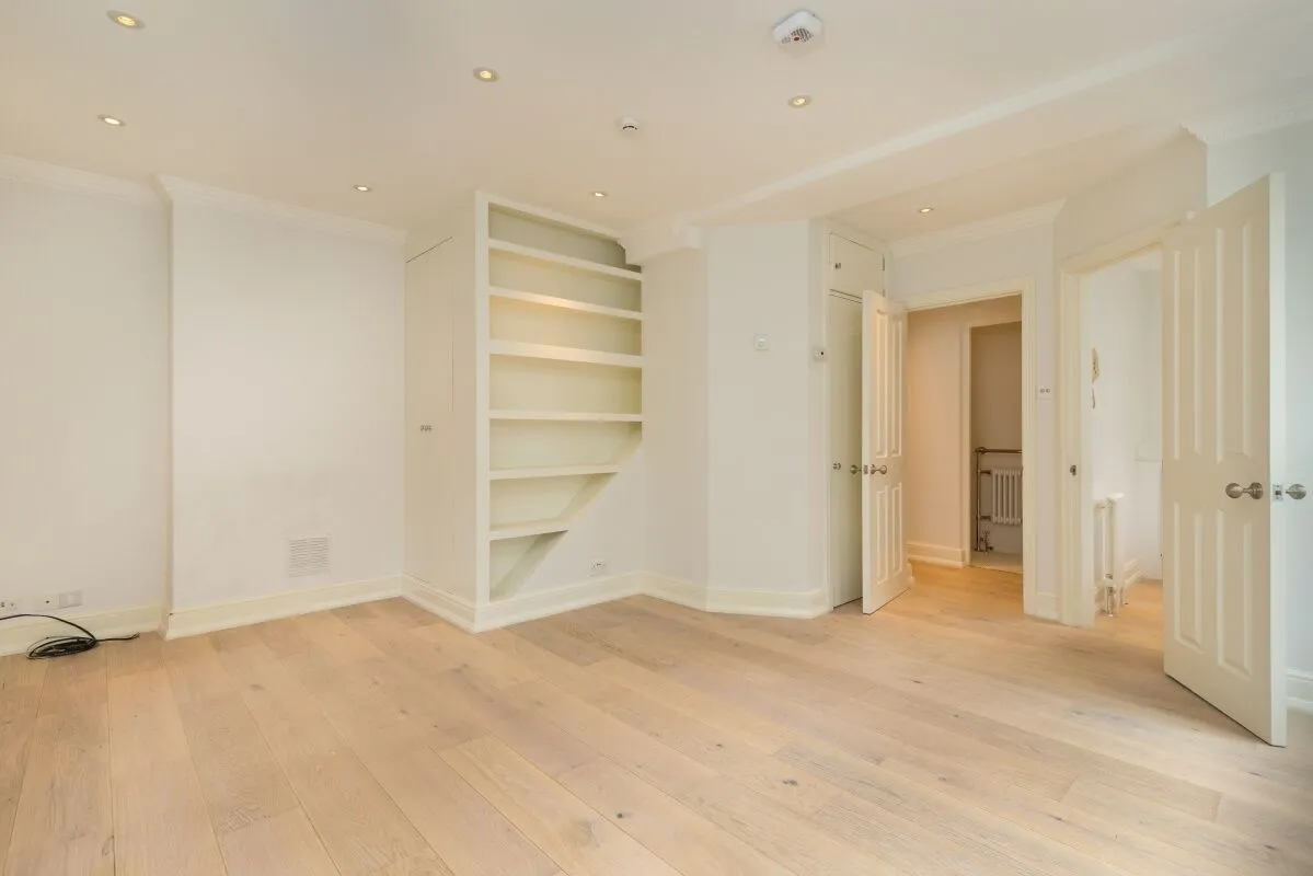 Flat Marlborough Court in City of Westminster