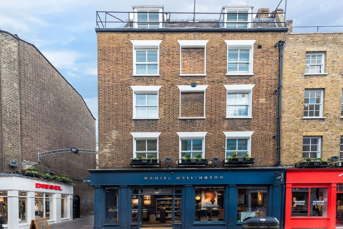 Flat Marlborough Court in City of Westminster