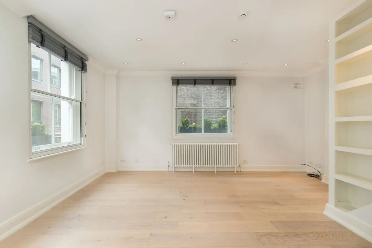 Flat Marlborough Court in City of Westminster