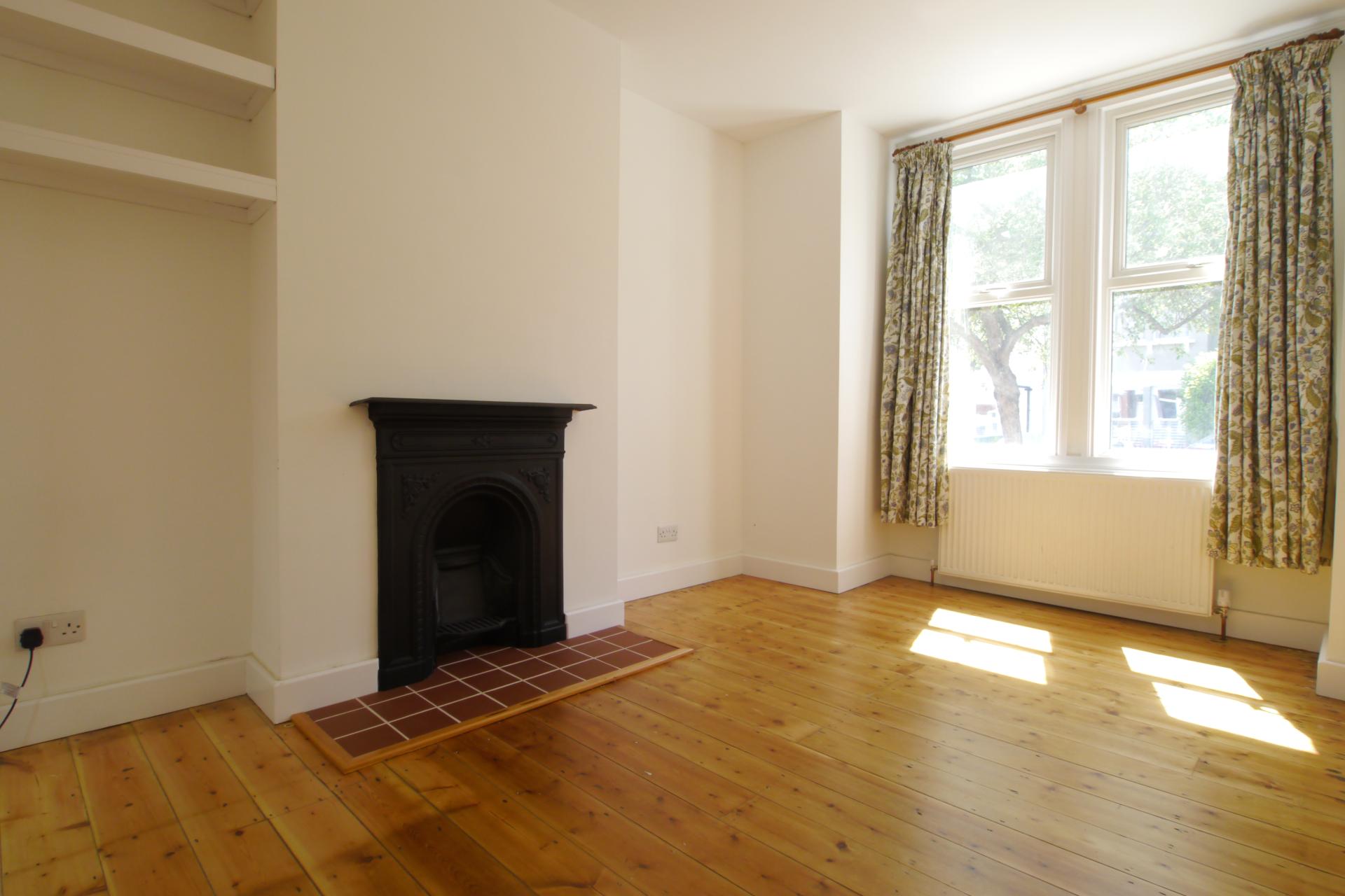 Flat Durban Road in Greater London