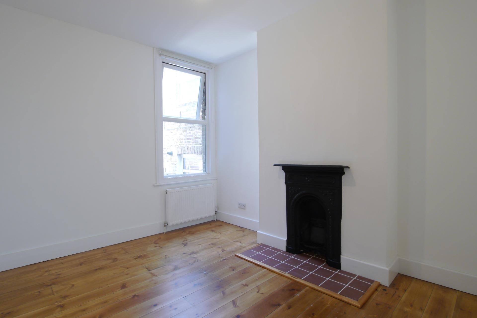 Flat Durban Road in Greater London