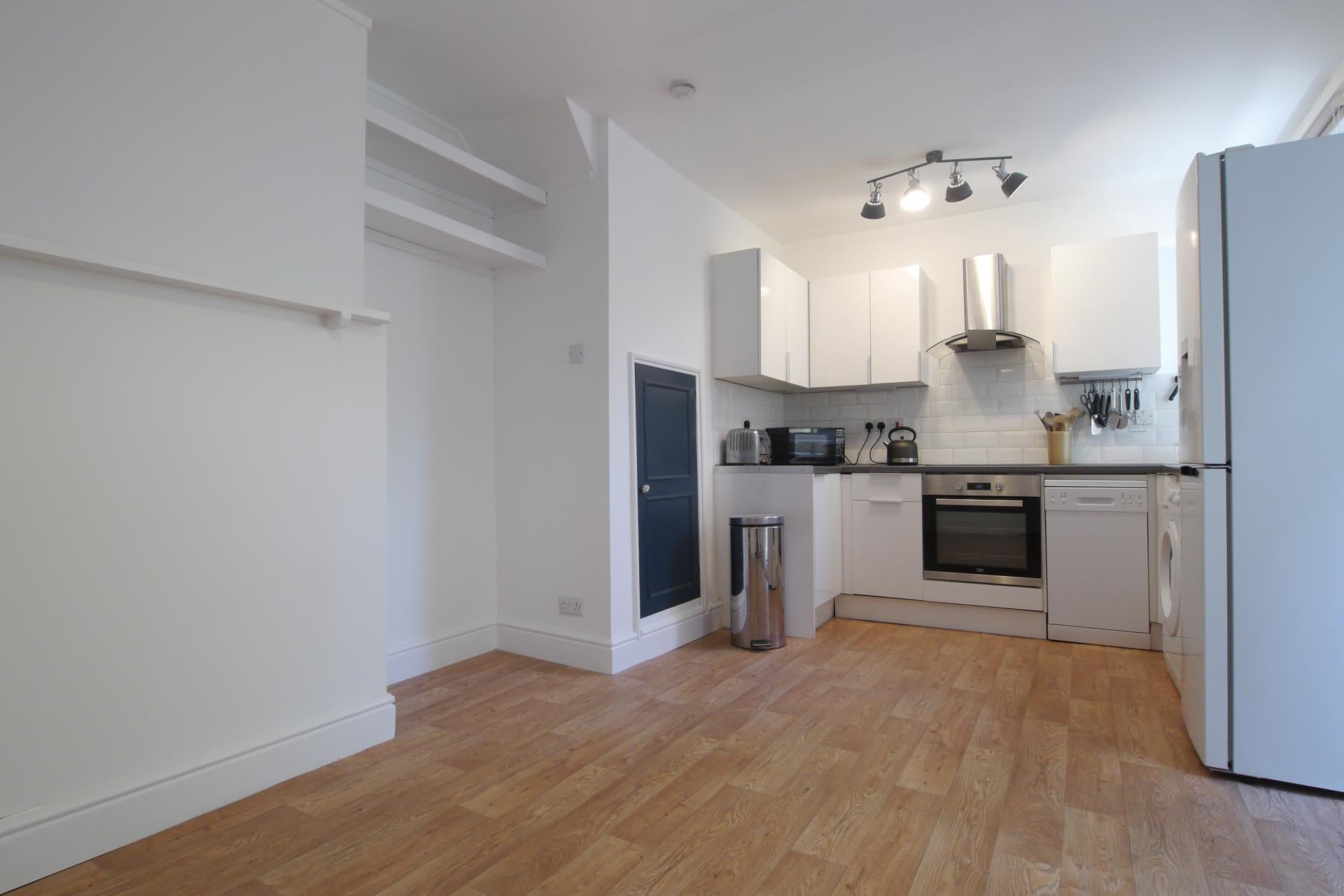 Flat Durban Road in Greater London