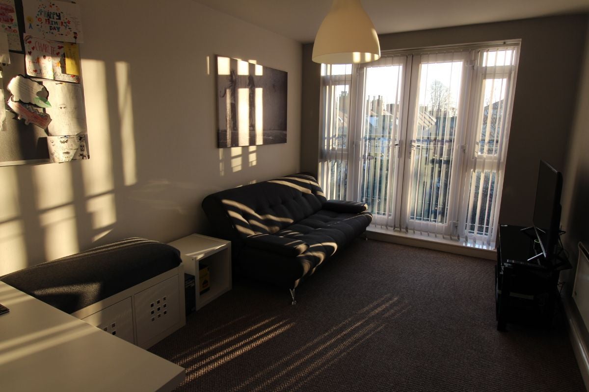 Flat Titchfield Terrace in Ashfield