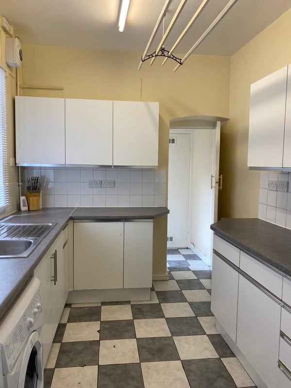 Room Guildford Street in Stoke-on-Trent
