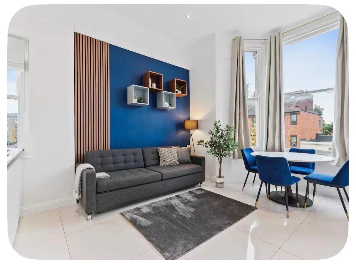 Flat Boscombe Road in Greater London