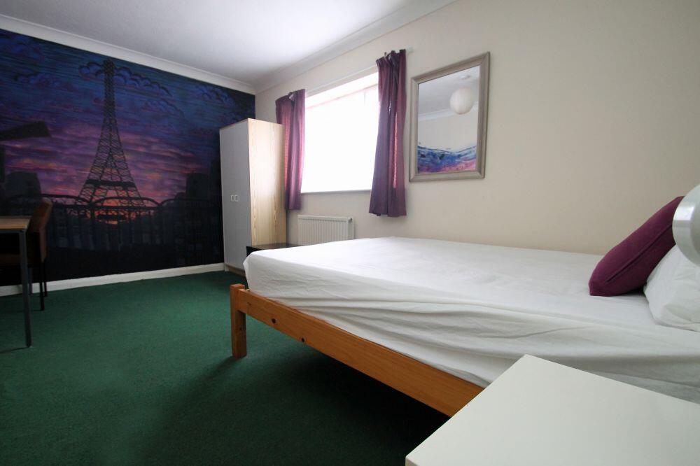 Flat Regency Place in Canterbury