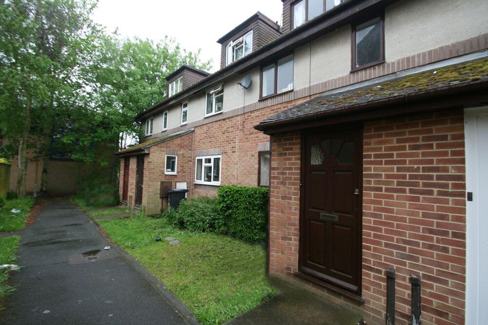 Flat Regency Place in Canterbury