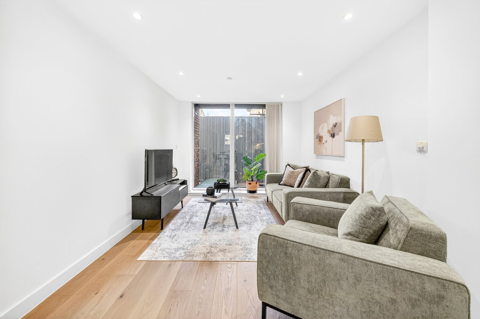 Flat Grange Walk in Greater London