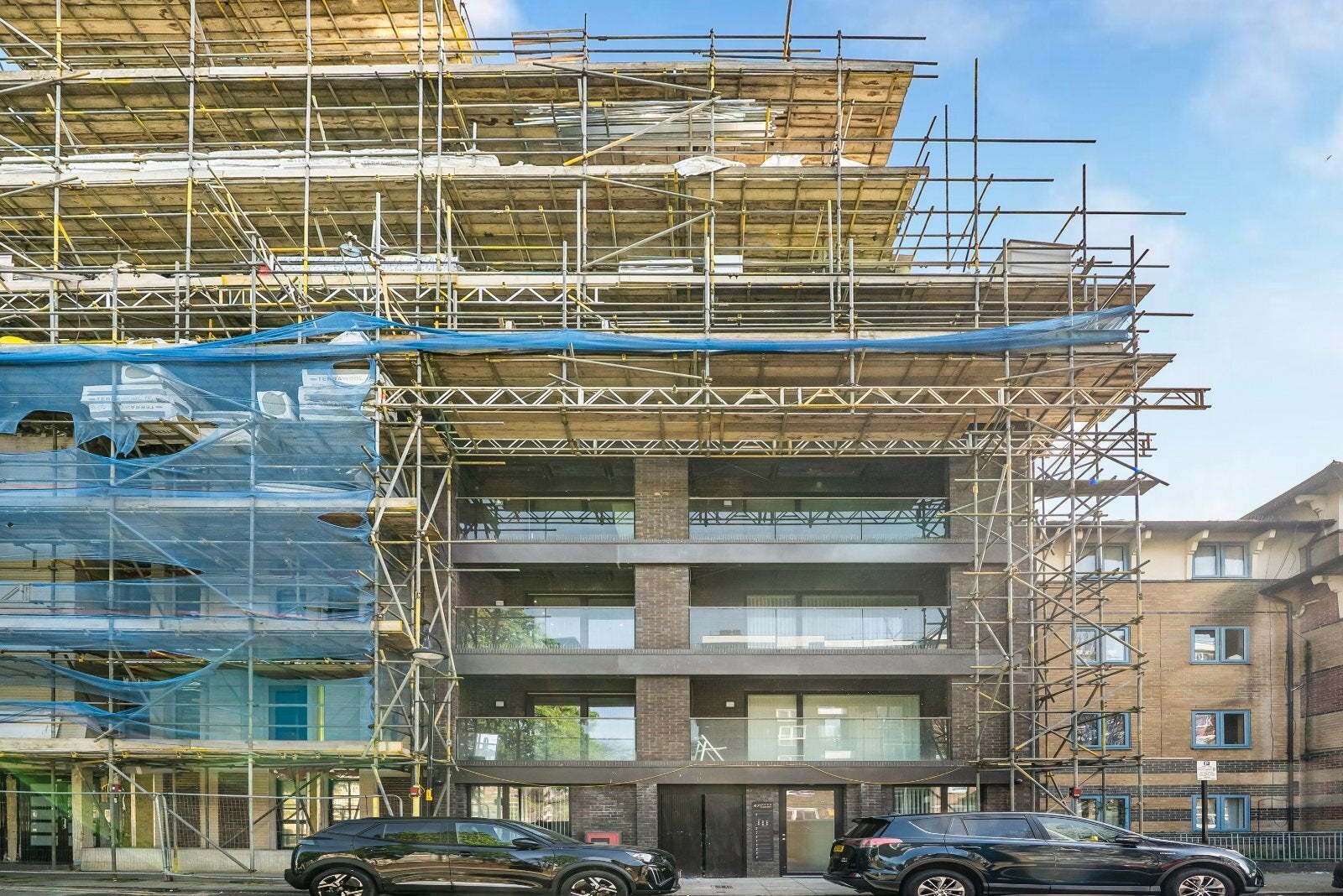 Flat Grange Walk in Greater London