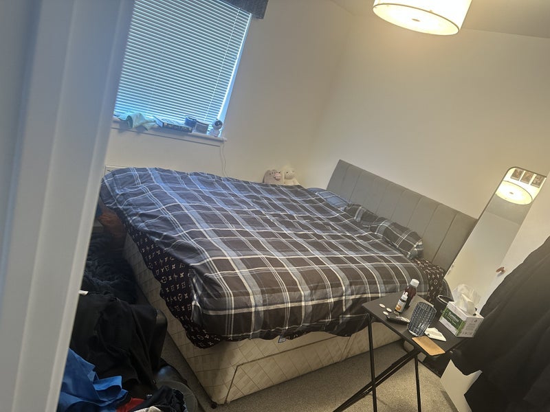 Room Raith Drive in City of Edinburgh