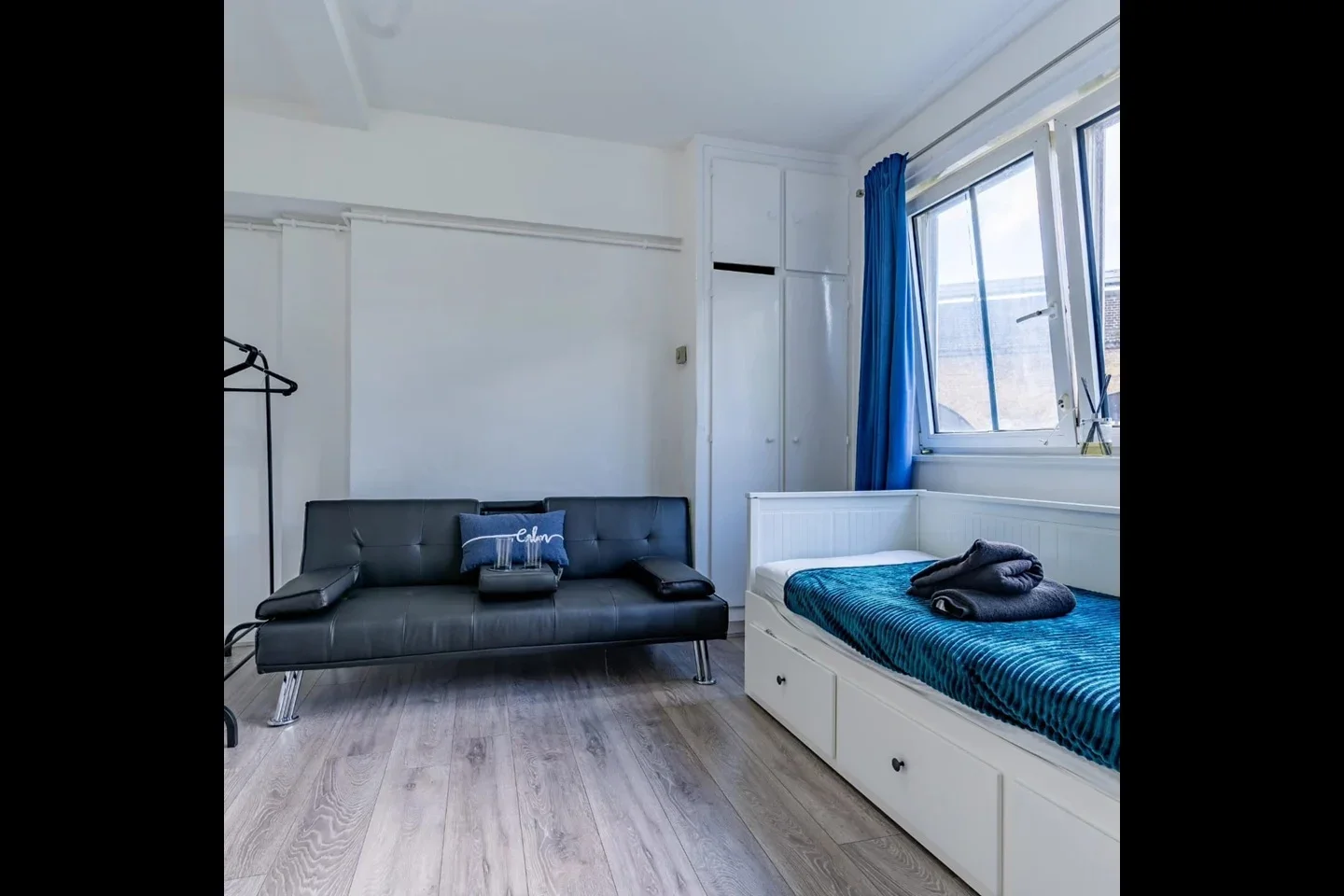 Flat Druid Street in Greater London