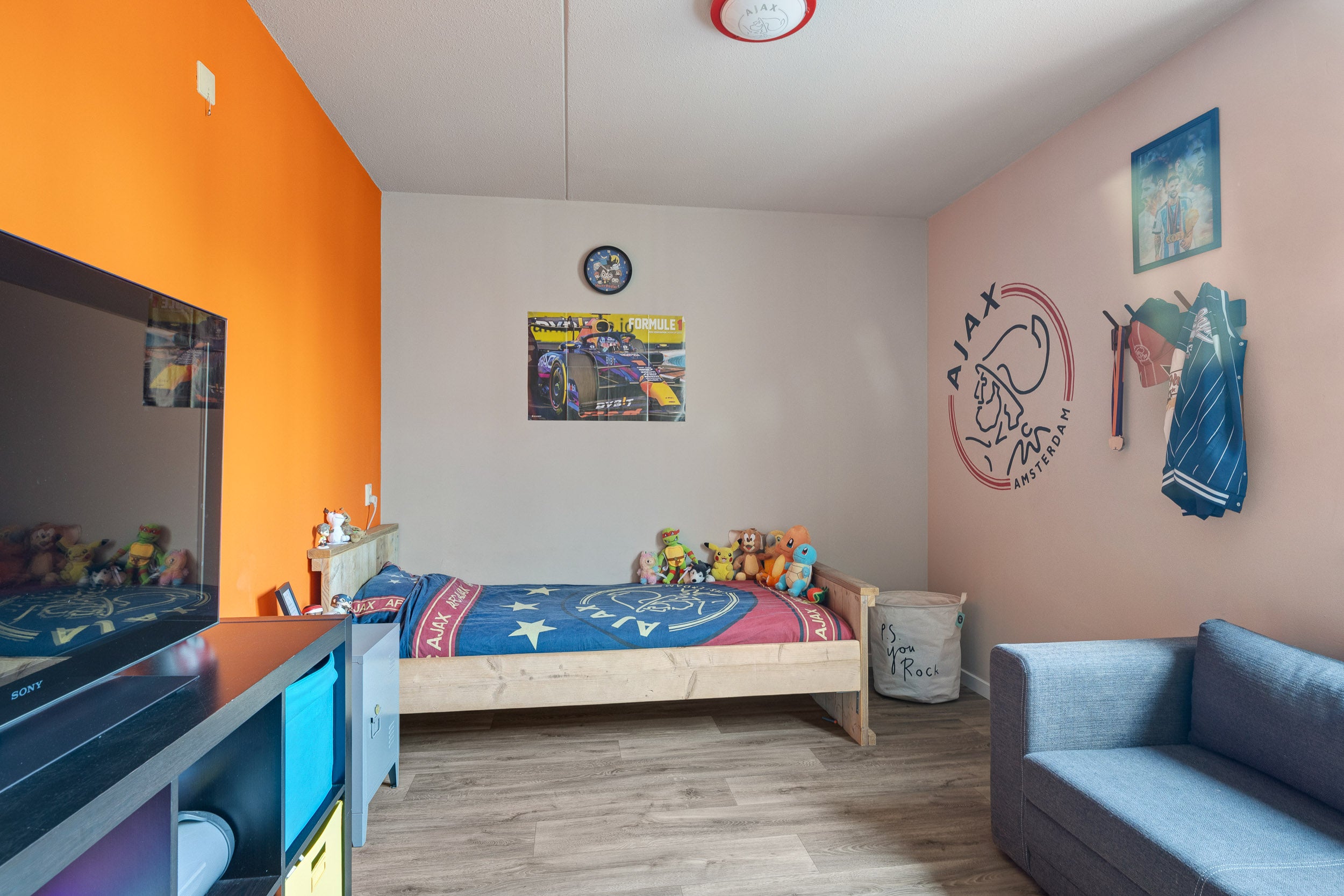 Tussenwoning te koop: Servaashof 6, Helden
