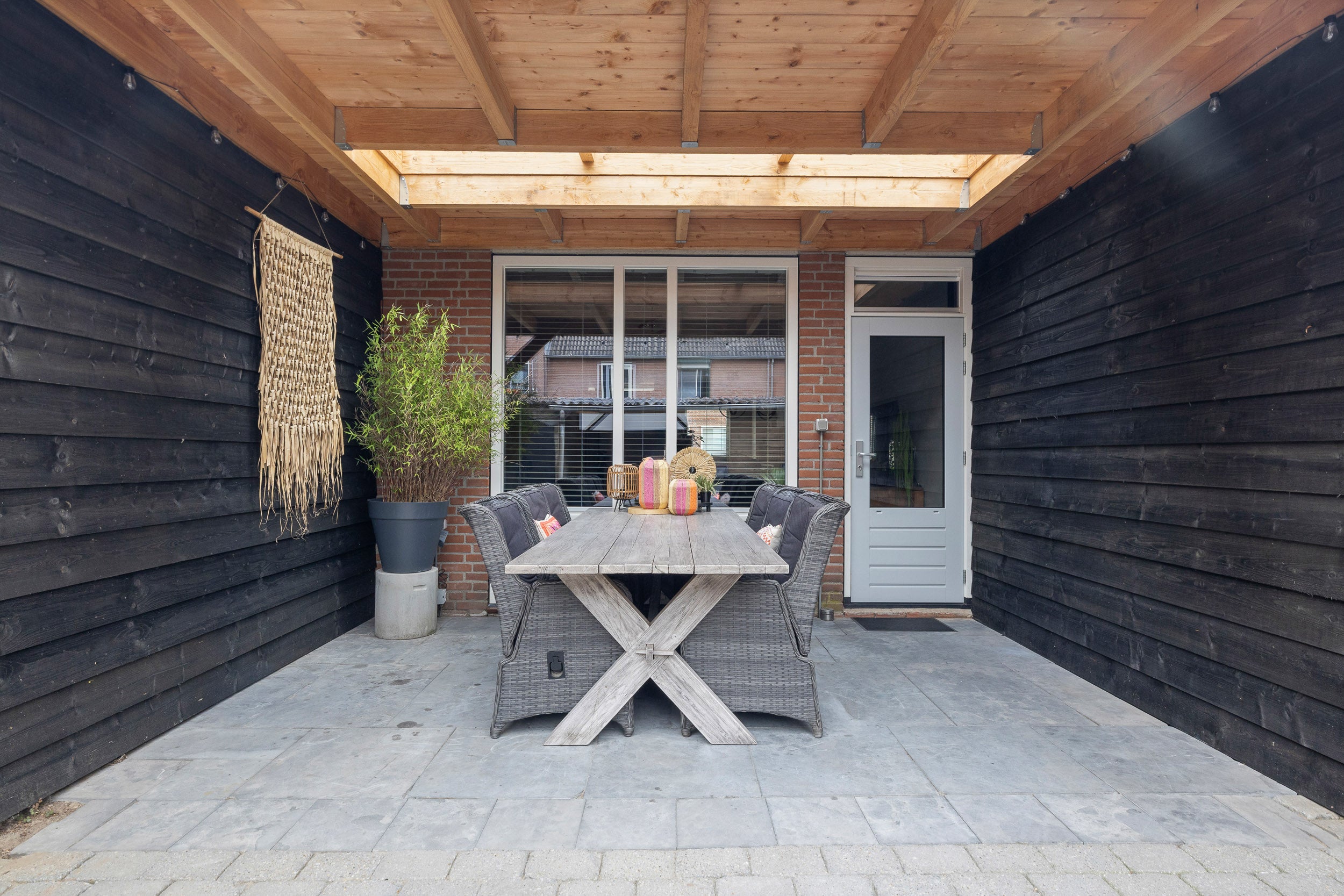 Tussenwoning te koop: Servaashof 6, Helden