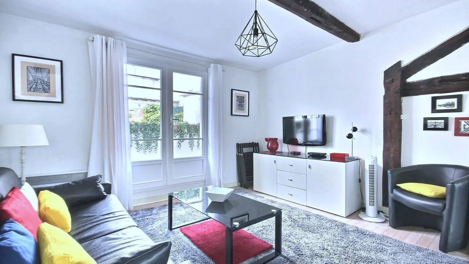 Flat Rue des Prouvaires in Paris
