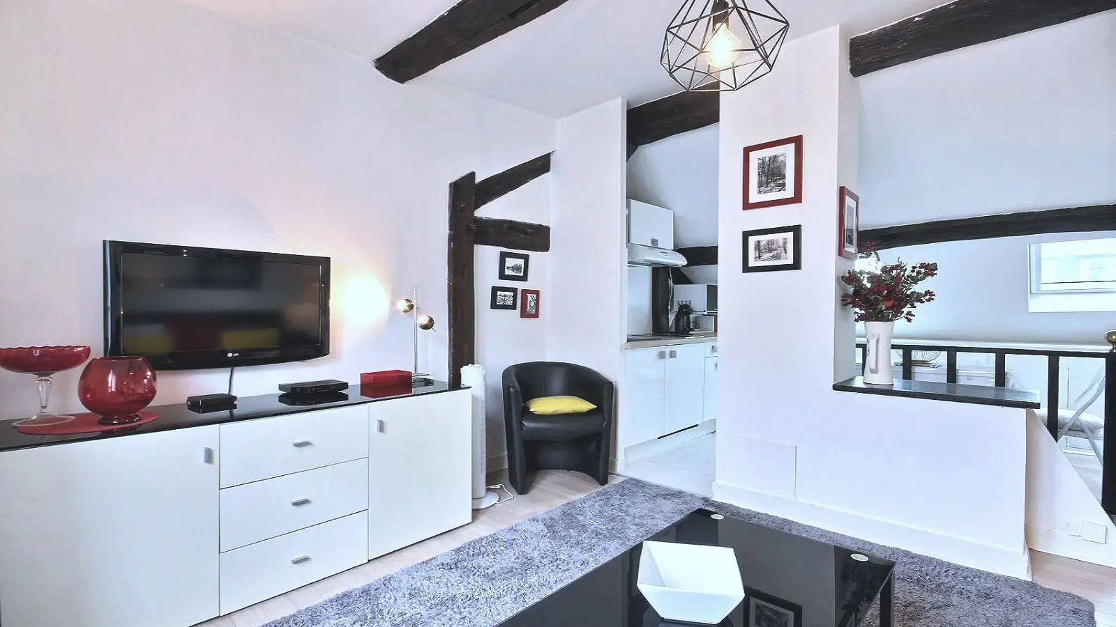 Flat Rue des Prouvaires in Paris