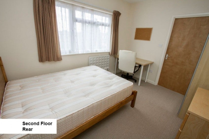 Room Charter Avenue in Coventry