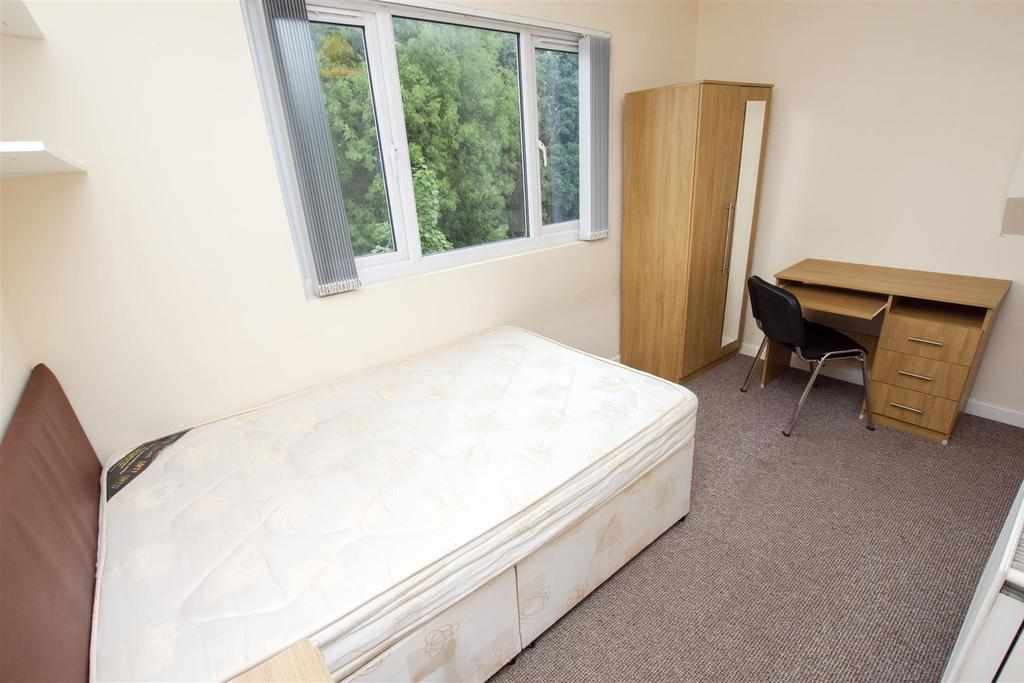 Flat Heeley Road in Birmingham