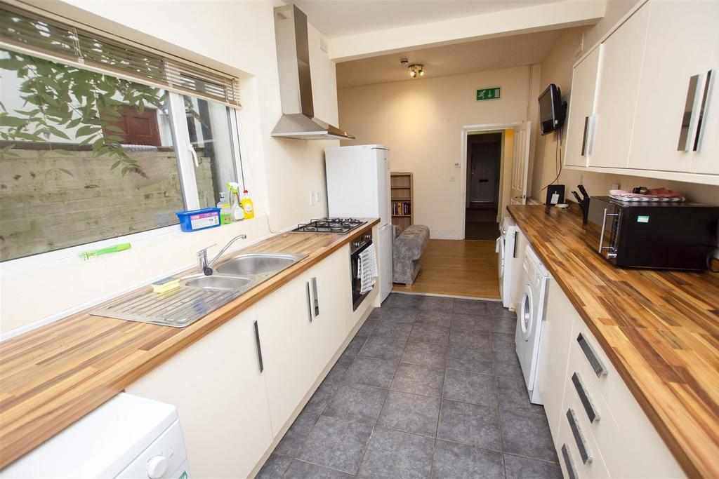 Flat Heeley Road in Birmingham