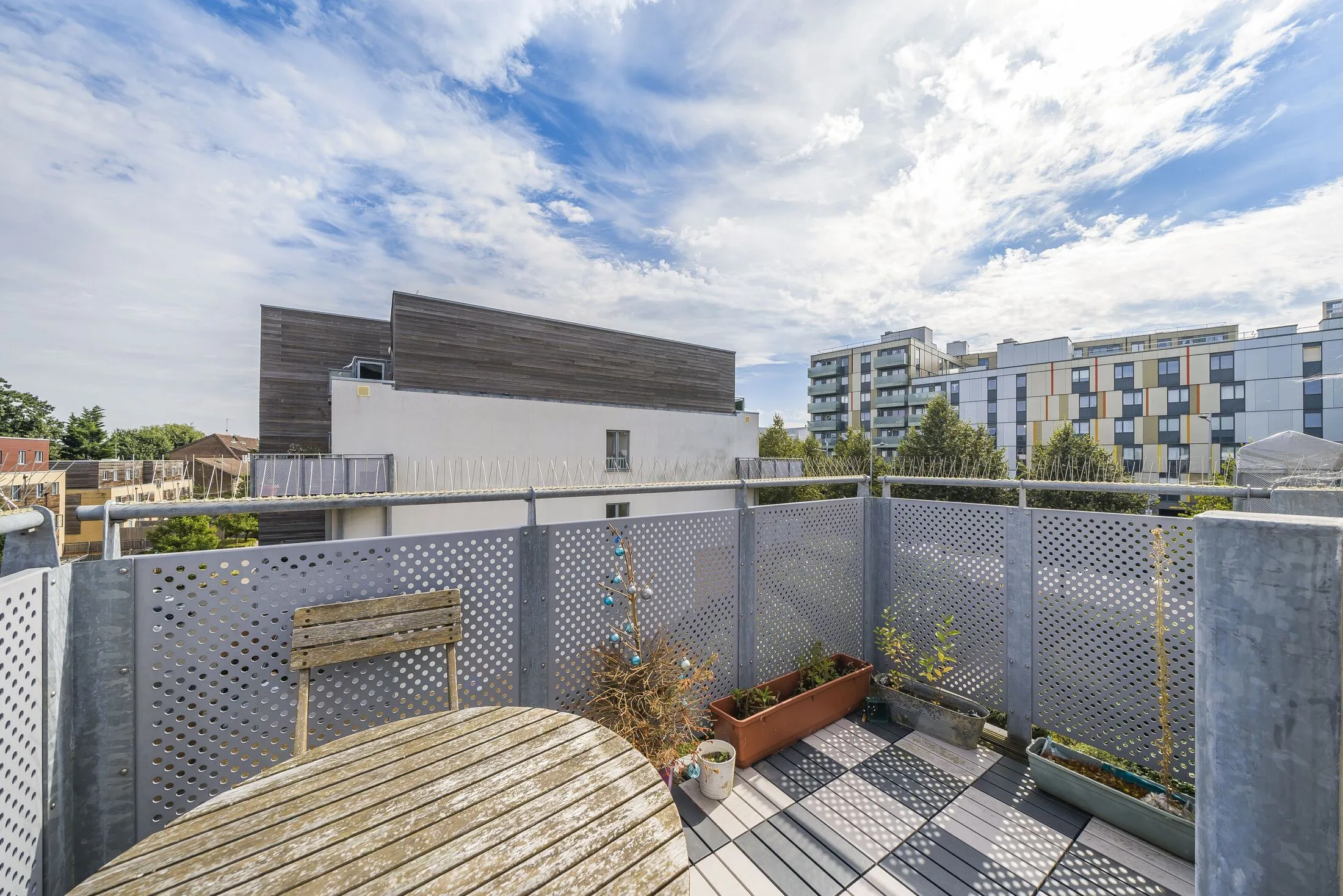 Flat Agate Close in Greater London