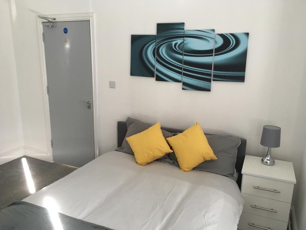 Flat Hainton Avenue in Grimsby