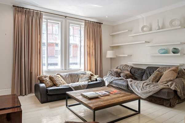 Flat Brushfield Street in Greater London