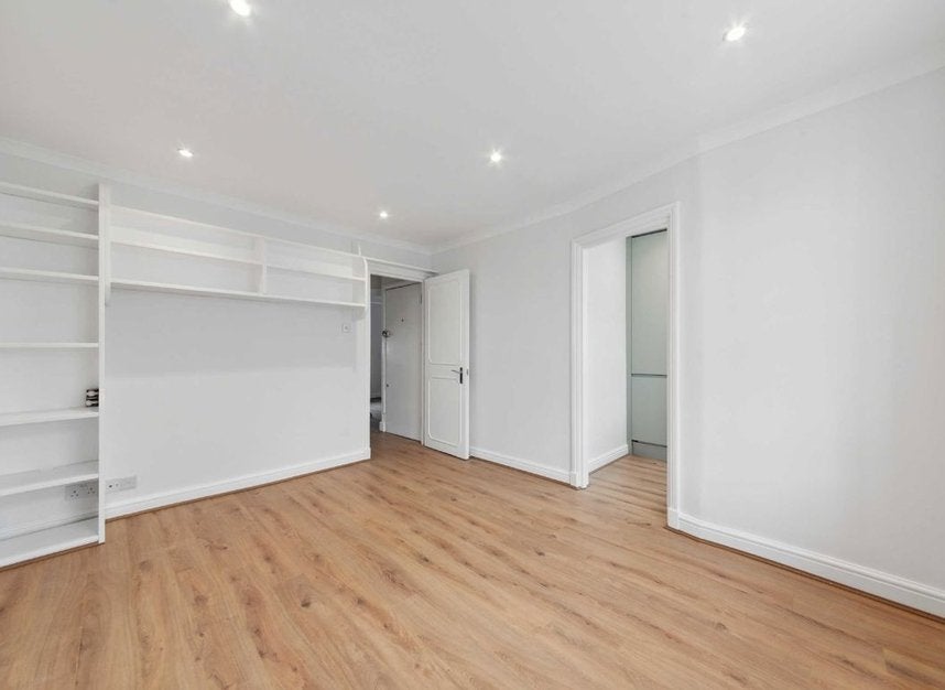 Flat Chepstow Road in City of Westminster