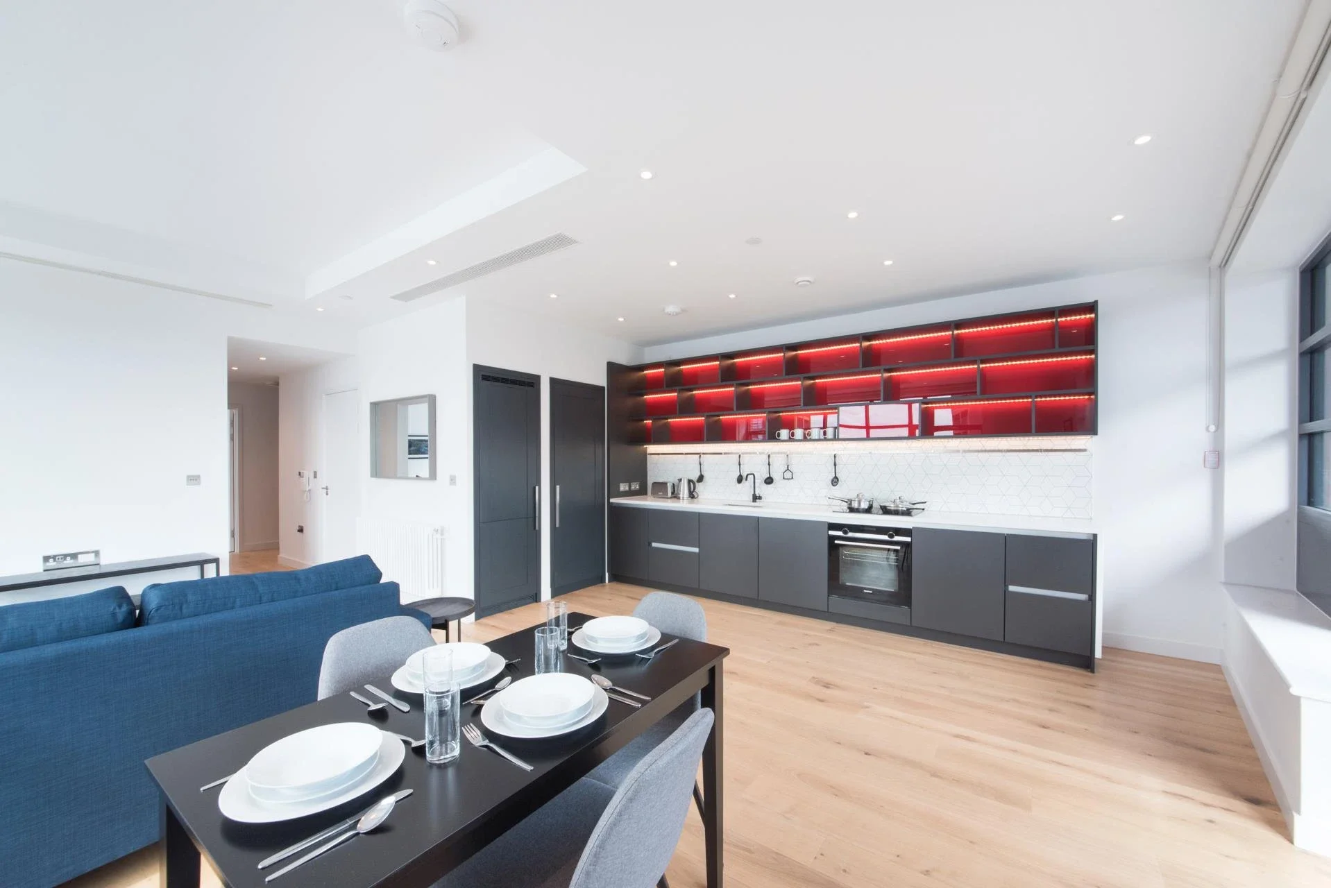 Flat City Island Way in Greater London