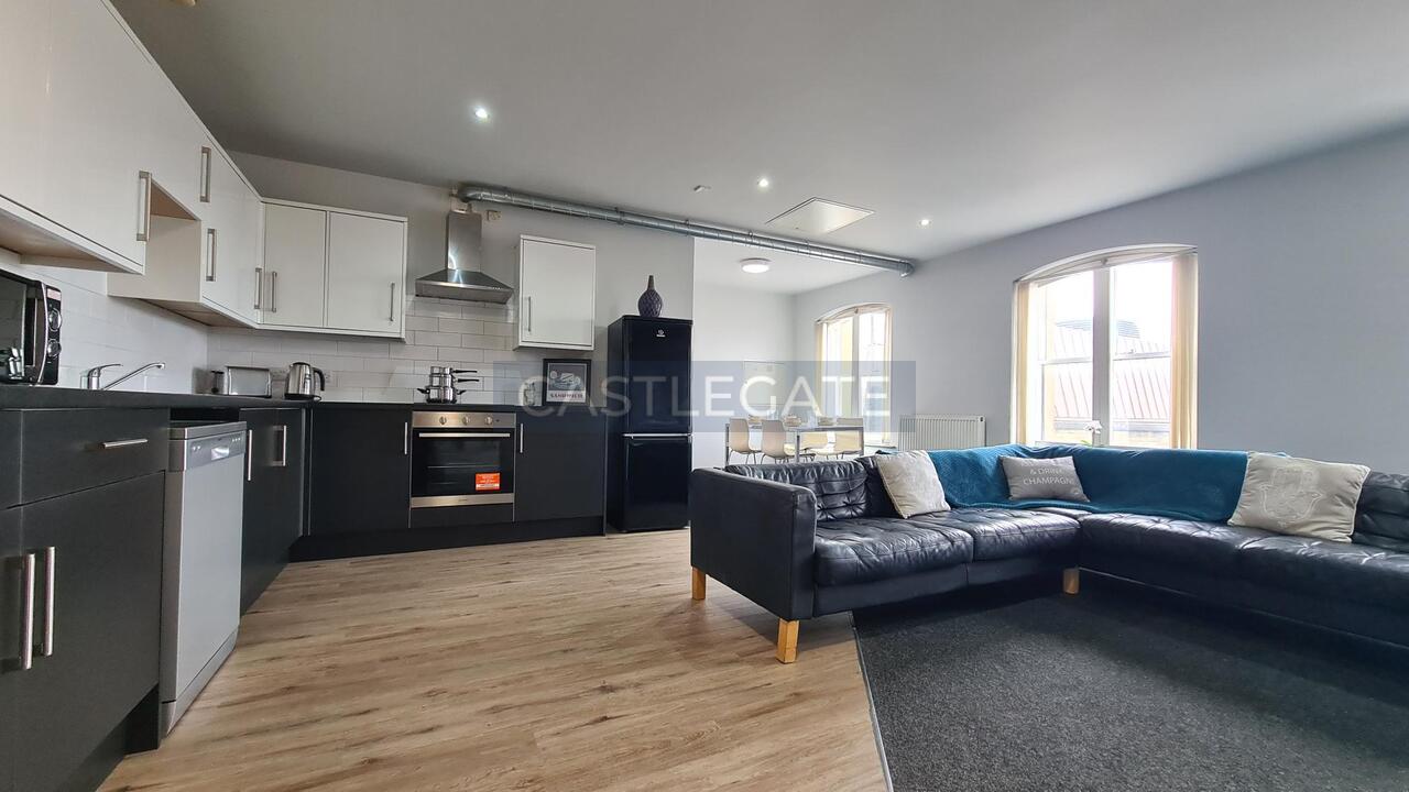 Room Threadneedle Street in Huddersfield