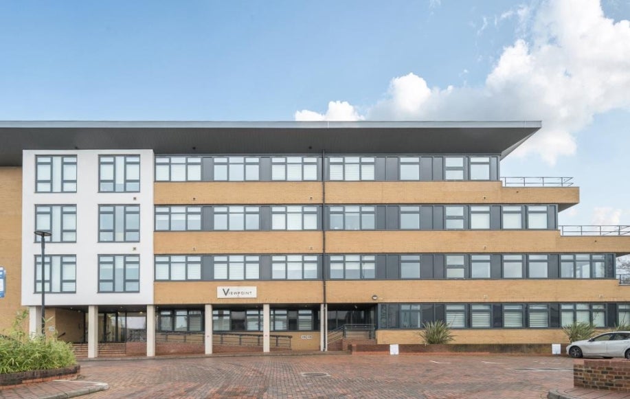 Flat London Road in Borough of Spelthorne