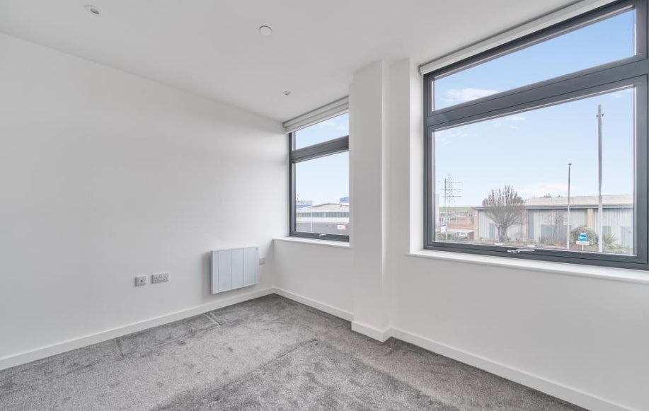 Flat London Road in Borough of Spelthorne