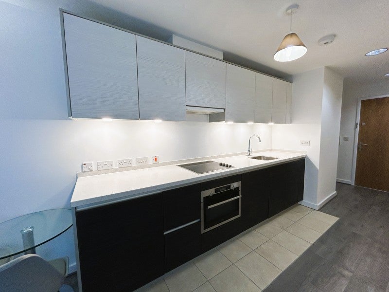 Flat Empire Way in Greater London