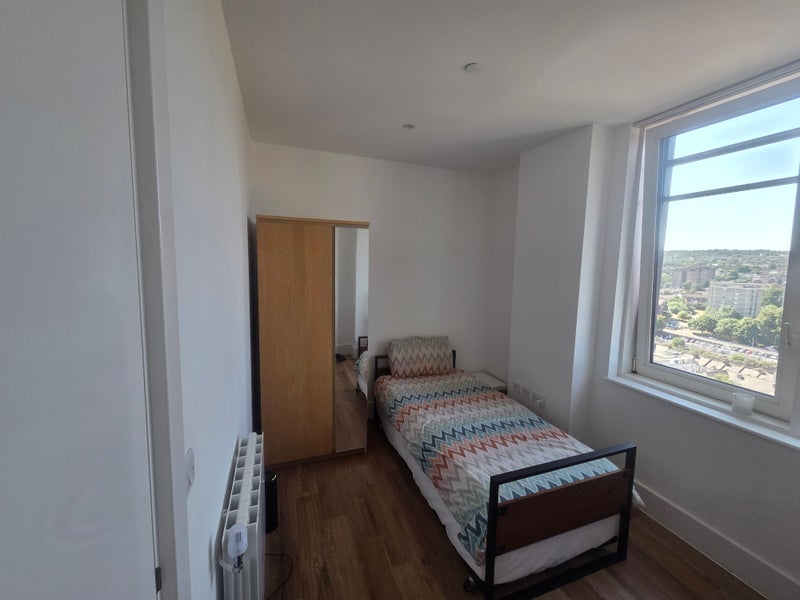 Room Crossrail Path in Greater London