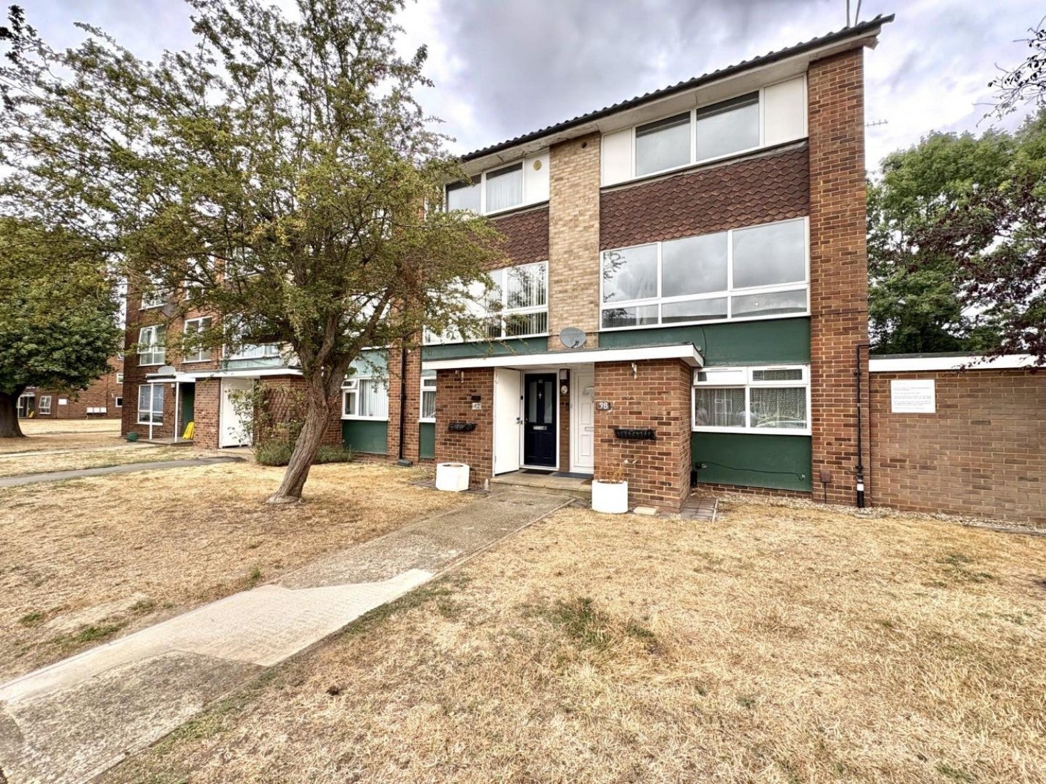 Flat Compton Road in Greater London