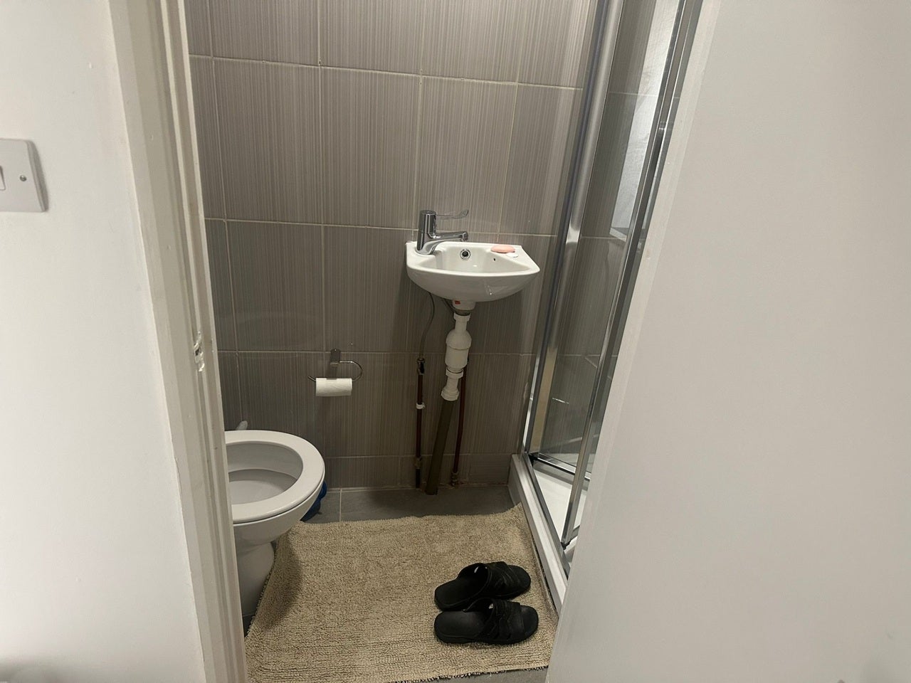 Room Midhurst Avenue in Greater London