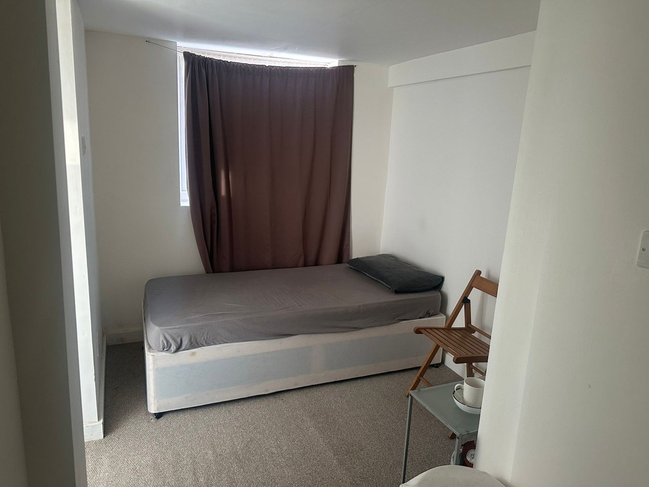 Room Midhurst Avenue in Greater London