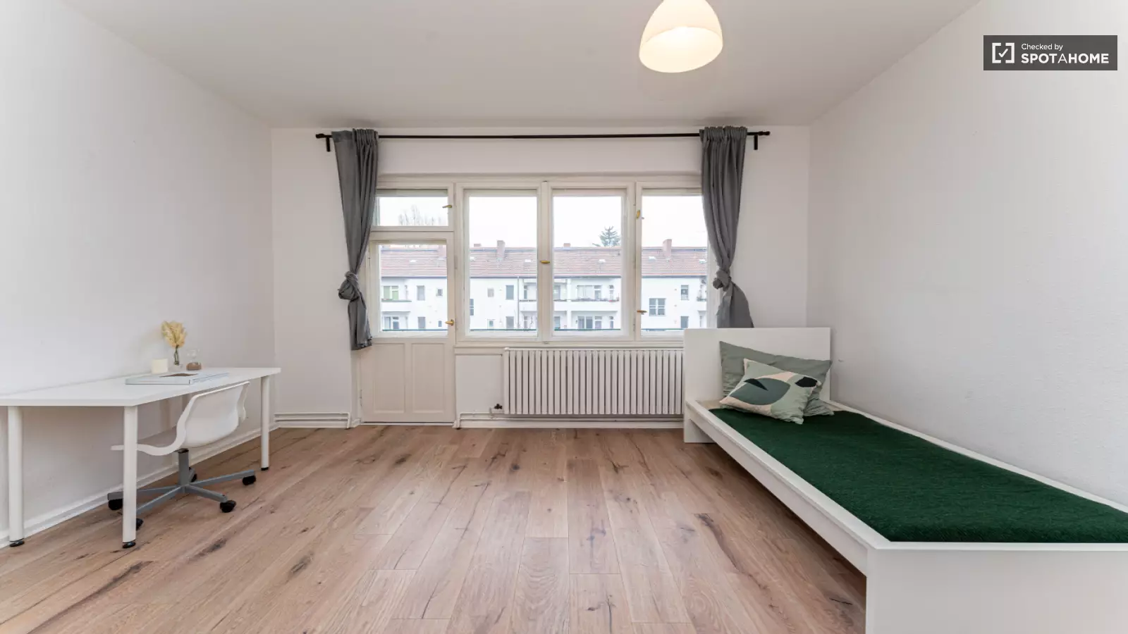 Wohnung Leibnizstraße in Berlin