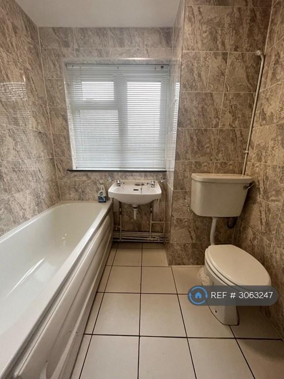 Flat Saint Damian's Croft in Litherland