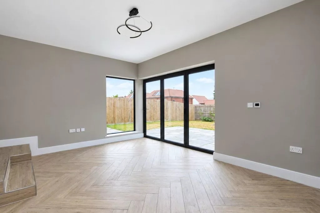 House Leatherhead Road in Mole Valley