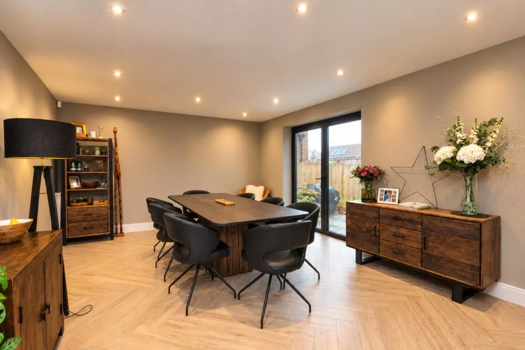 House Leatherhead Road in Mole Valley