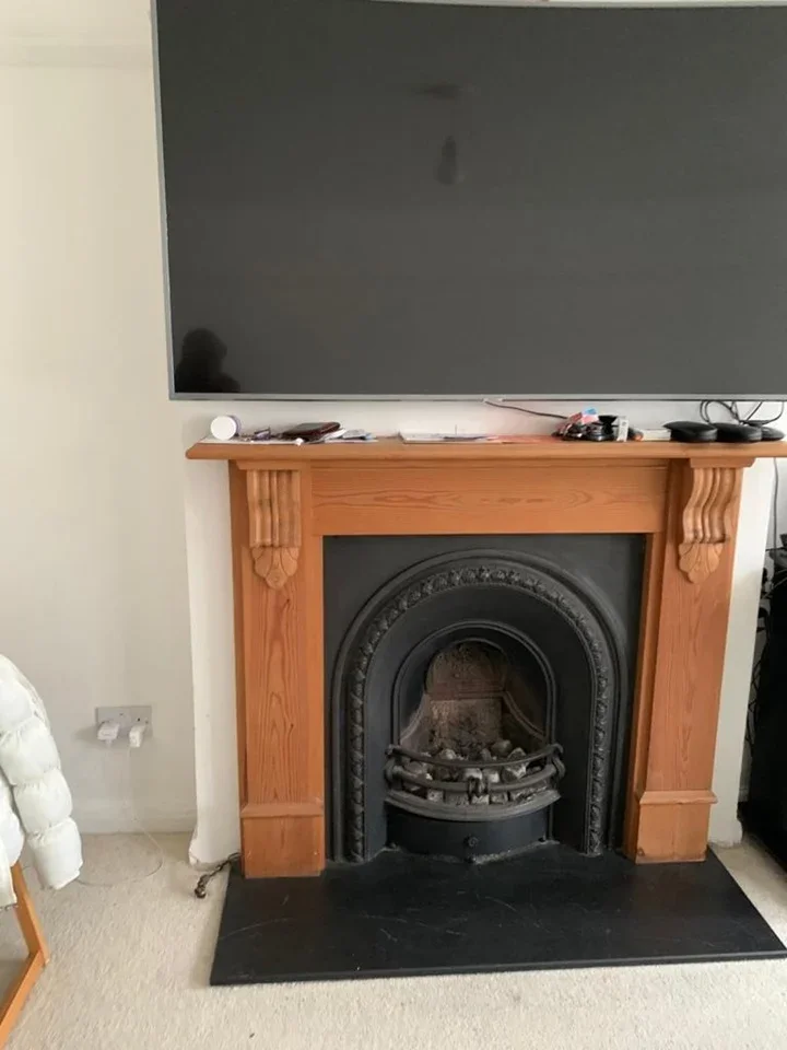 Flat Melbourne Court in Greater London