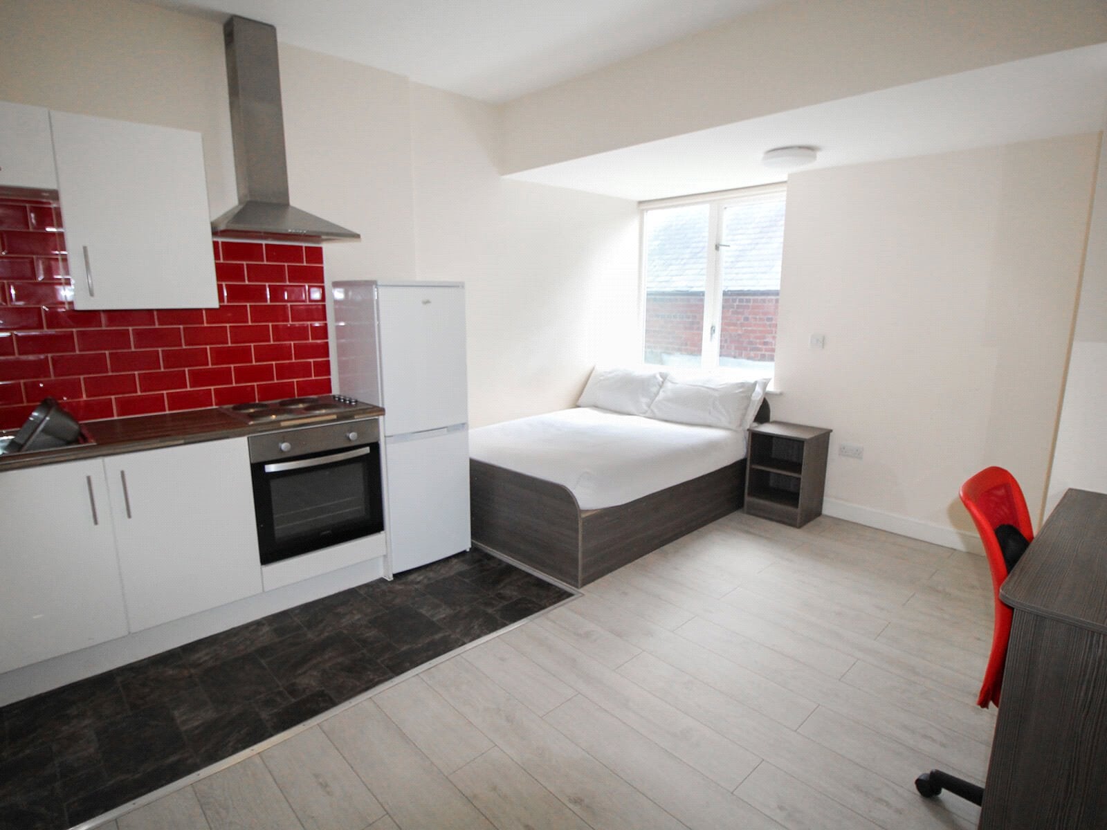 Flat Clarendon Road in Leeds