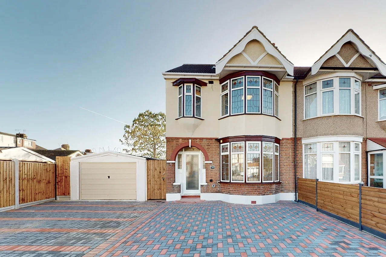 House Bawdsey Avenue in Greater London