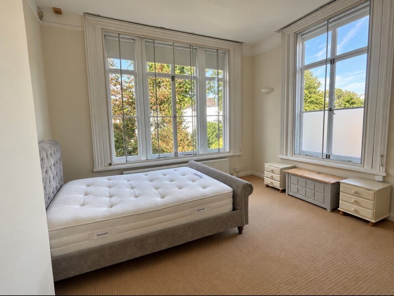 Flat Priory Way in Datchet