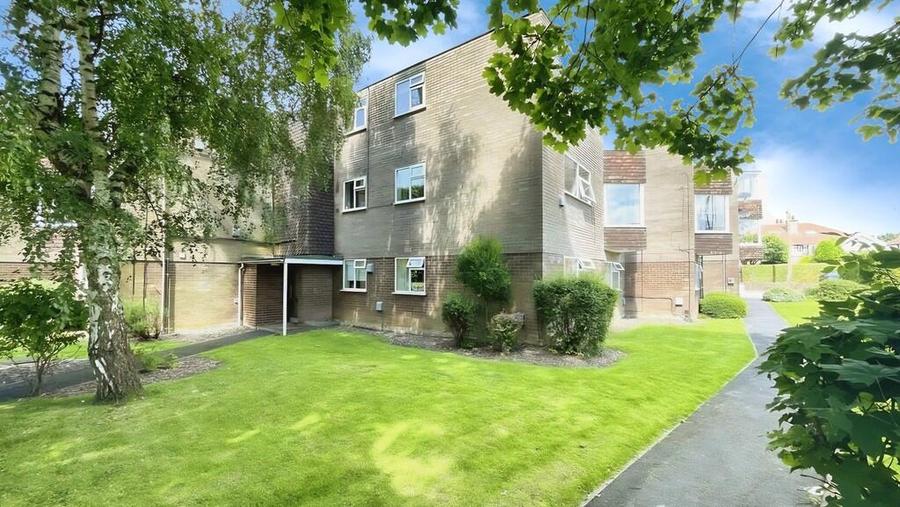 Flat Stonegate Road in Leeds