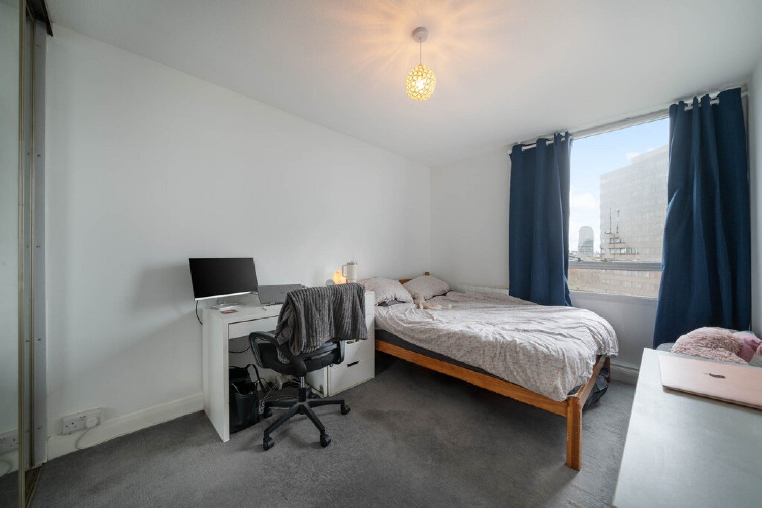 Flat Bramlands Close in Greater London