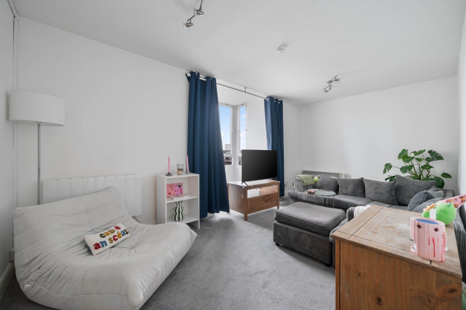 Flat Bramlands Close in Greater London