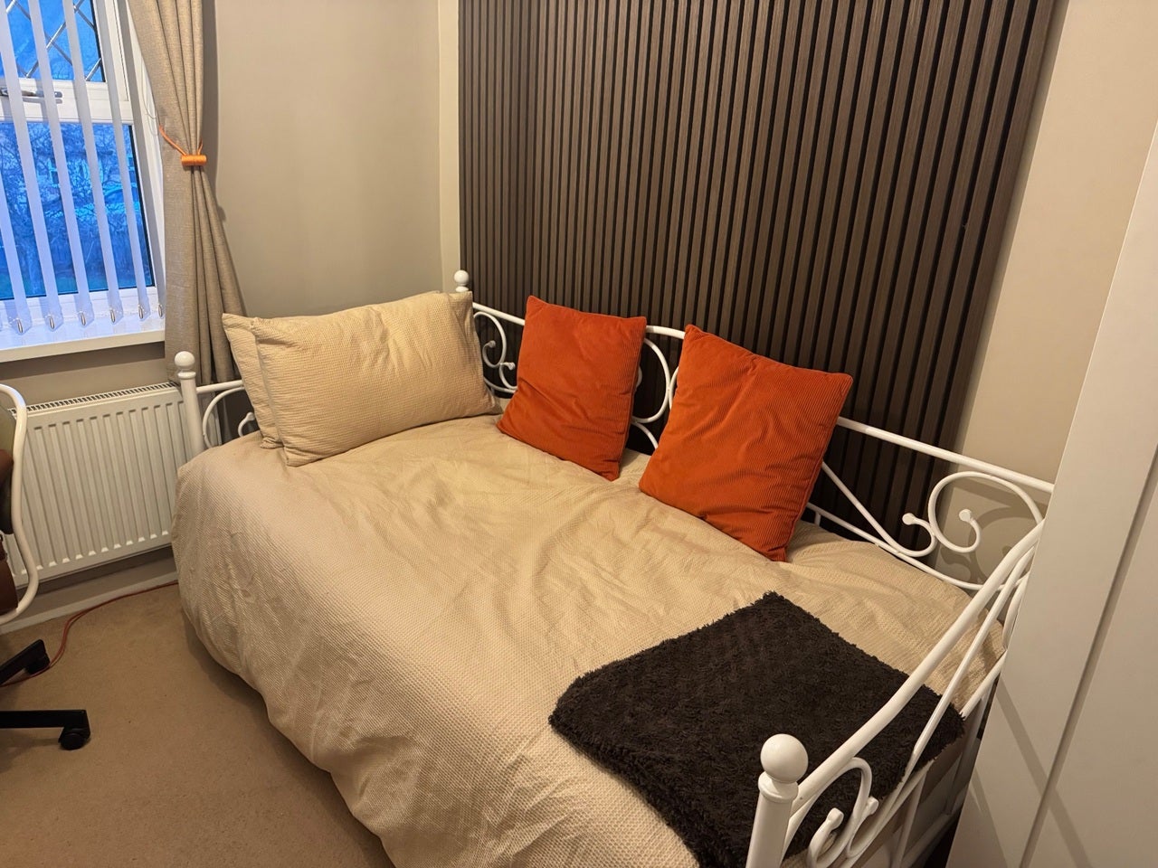 Room Blaise Place in Cardiff