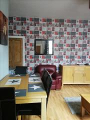 Room Vicarage Road in Leeds