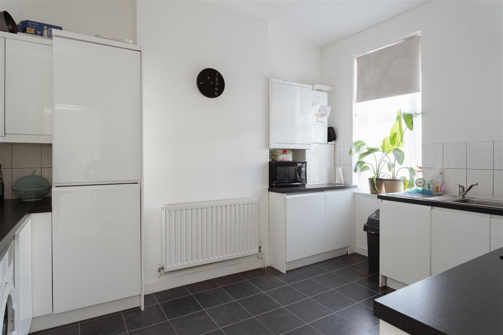 Flat Garlands Road in Reigate and Banstead